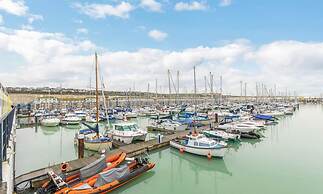 On the Water -waterside Studio With Terrace Overlooking the Harbour
