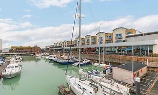 On the Water -waterside Studio With Terrace Overlooking the Harbour