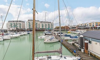 On the Water -waterside Studio With Terrace Overlooking the Harbour