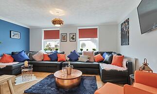 Seabright Townhouse- Super Stylish House- Parking for one Car- Sleeps 