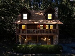 Er299 - Possum Hollow 4 Bedroom Cabin by RedAwning