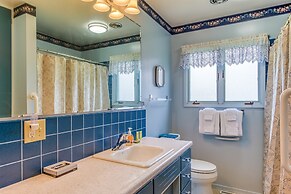 Linger Longer Lakeside Cottage