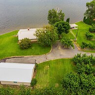 Linger Longer Lakeside Cottage