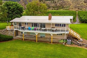 Linger Longer Lakeside Cottage