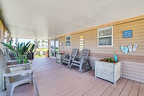 Resort-style Perks & Deck at Port Isabel Home!