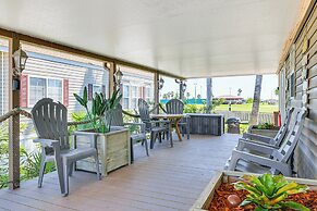 Resort-style Perks & Deck at Port Isabel Home!