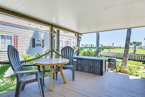 Resort-style Perks & Deck at Port Isabel Home!