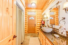 Shaver Lake Mountain Cabin w/ Hot Tub & Gas Grill!