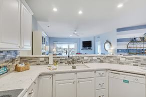 Dine Al Fresco on Balcony: Osage Beach Condo!