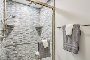 Dine Al Fresco on Balcony: Osage Beach Condo!