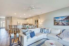 Dine Al Fresco on Balcony: Osage Beach Condo!