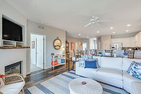 Dine Al Fresco on Balcony: Osage Beach Condo!