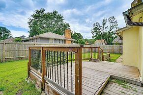 Charming Minneapolis Home w/ Deck, 5 Mi to Central