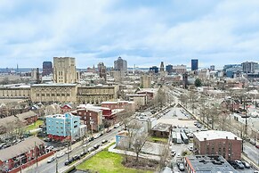 Modern New Haven Condo < 1 Mi to Downtown!