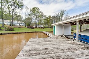 Lakefront Milledgeville Home w/ Private Dock!