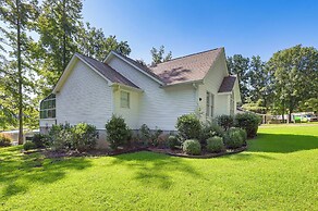 Lakefront Milledgeville Home w/ Private Dock!