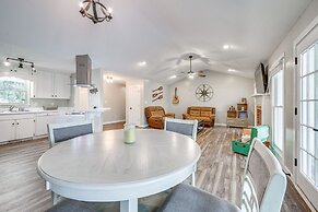 Lakefront Milledgeville Home w/ Private Dock!