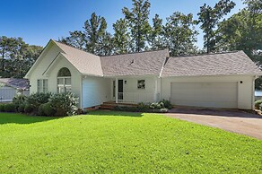 Lakefront Milledgeville Home w/ Private Dock!