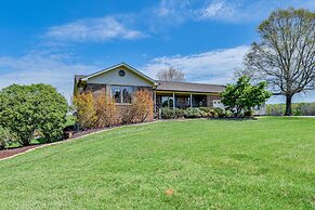 Spacious Mount Pleasant Home w/ Grill & Yard!