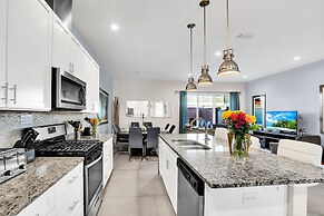 5 BR 6 BA Villa 5min Disneyworld Hot Tub BBQ