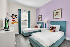 5 BR 6 BA Villa 5min Disneyworld Hot Tub BBQ