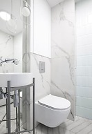 Elite Apartments Luna Studio Bath Balcony Center