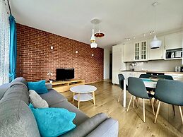 Caroline by Q4 Apartments