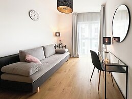 Caroline by Q4 Apartments