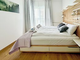 Caroline by Q4 Apartments