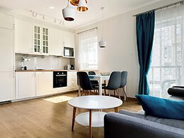 Caroline by Q4 Apartments