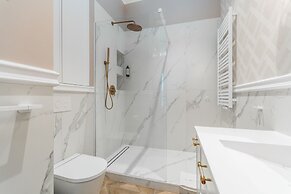 Sky Apartment by Grand Apartments