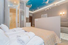 Sky Apartment by Grand Apartments