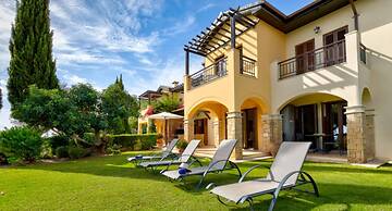 Ground Floor Apartment With Golf and sea Views - Roudias Aphrodite Hil