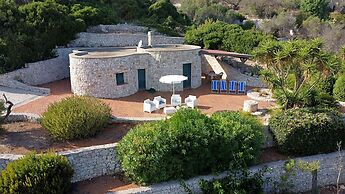 Villa Agapanto - Trullo Anthos con Vista Mare e Giardino Privato