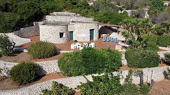 Villa Agapanto - Trullo Anthos con Vista Mare e Giardino Privato