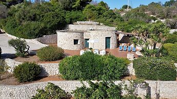 Villa Agapanto - Trullo Anthos con Vista Mare e Giardino Privato