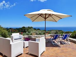 Villa Agapanto - Trullo Agap con Vista Mare e Giardino Privato