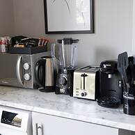 Spacious 2 Bed Apt Sleeps 5 Relocation Kent