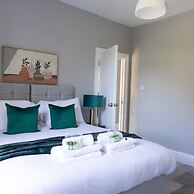 Spacious 2 Bed Apt Sleeps 5 Relocation Kent