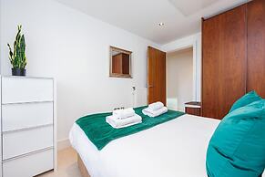 Spacious 3-bed apt Canary Wharf Great View