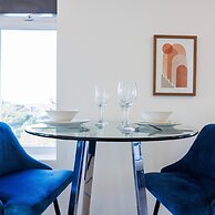 North West London Studio Apartment - Sleeps 3