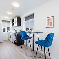 North West London Studio Apartment - Sleeps 3