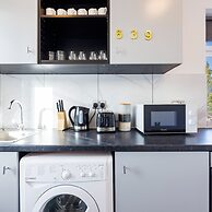 North West London Studio Apartment - Sleeps 3