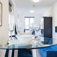 North West London Studio Apartment - Sleeps 3