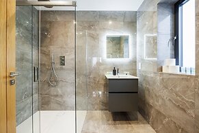 Lovely 4 Bedroom Home In Buckinghamshire