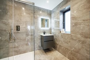 Lovely 4 Bedroom Home In Buckinghamshire