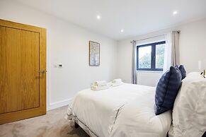 Lovely 4 Bedroom Home In Buckinghamshire