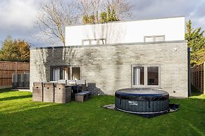 Lovely 4 Bedroom Home In Buckinghamshire