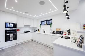 Lovely 4 Bedroom Home In Buckinghamshire