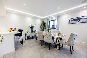 Lovely 4 Bedroom Home In Buckinghamshire